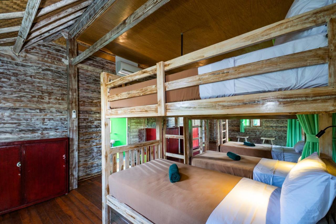 The Green Groves Hostel Nusa Lembongan  Exterior photo