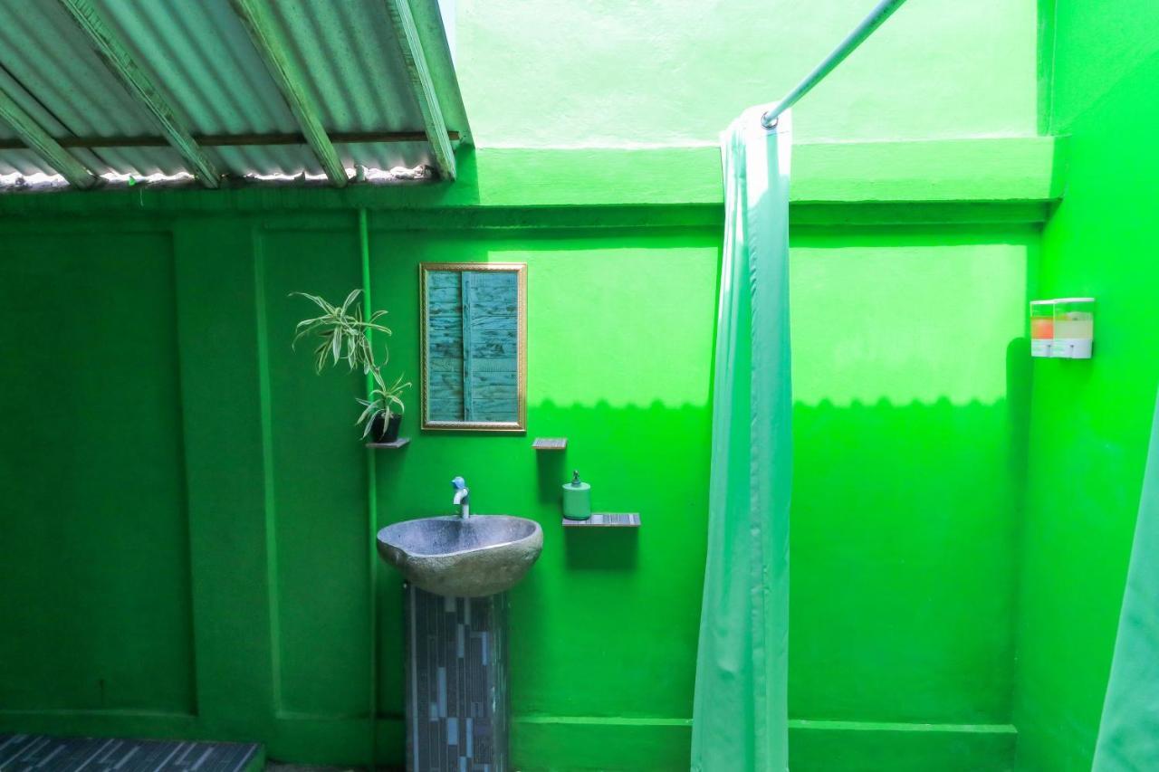 The Green Groves Hostel Nusa Lembongan  Exterior photo