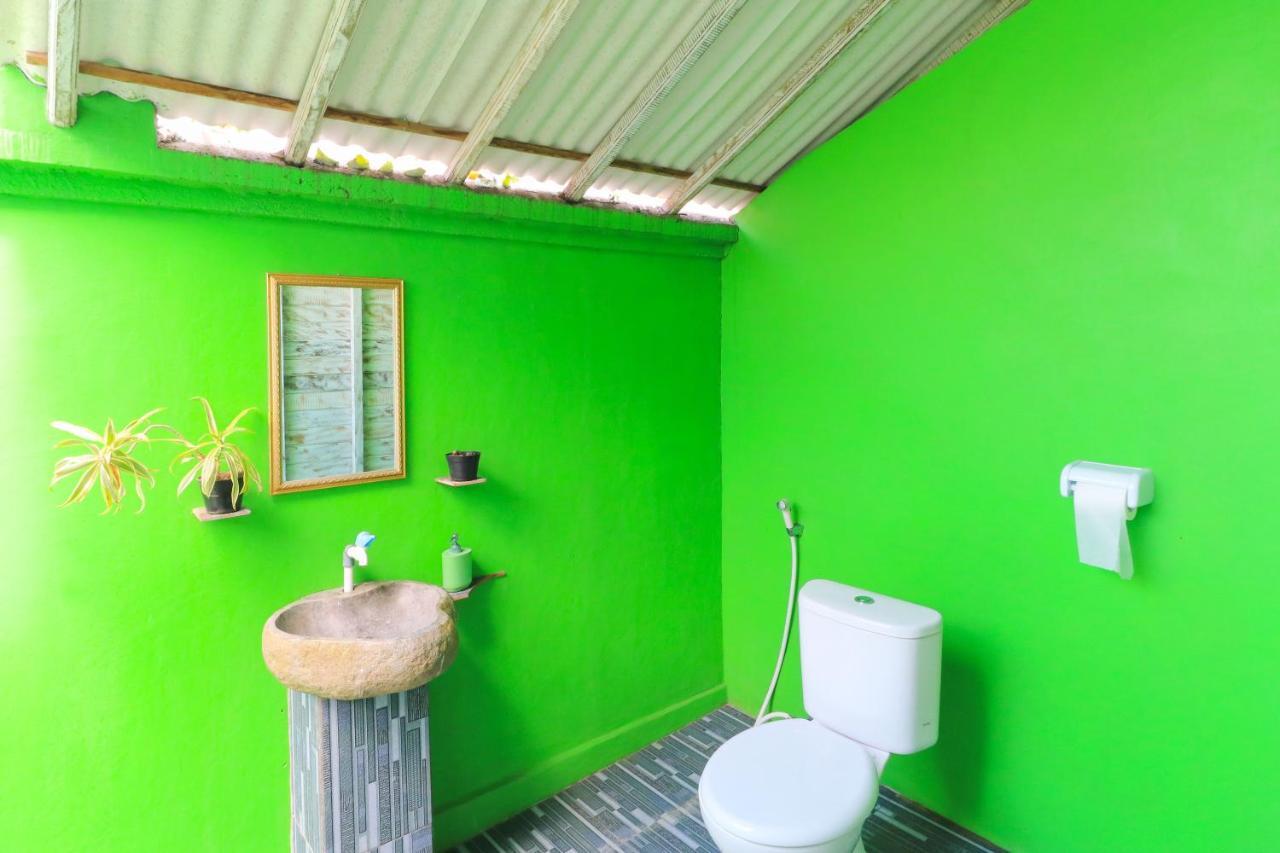 The Green Groves Hostel Nusa Lembongan  Exterior photo