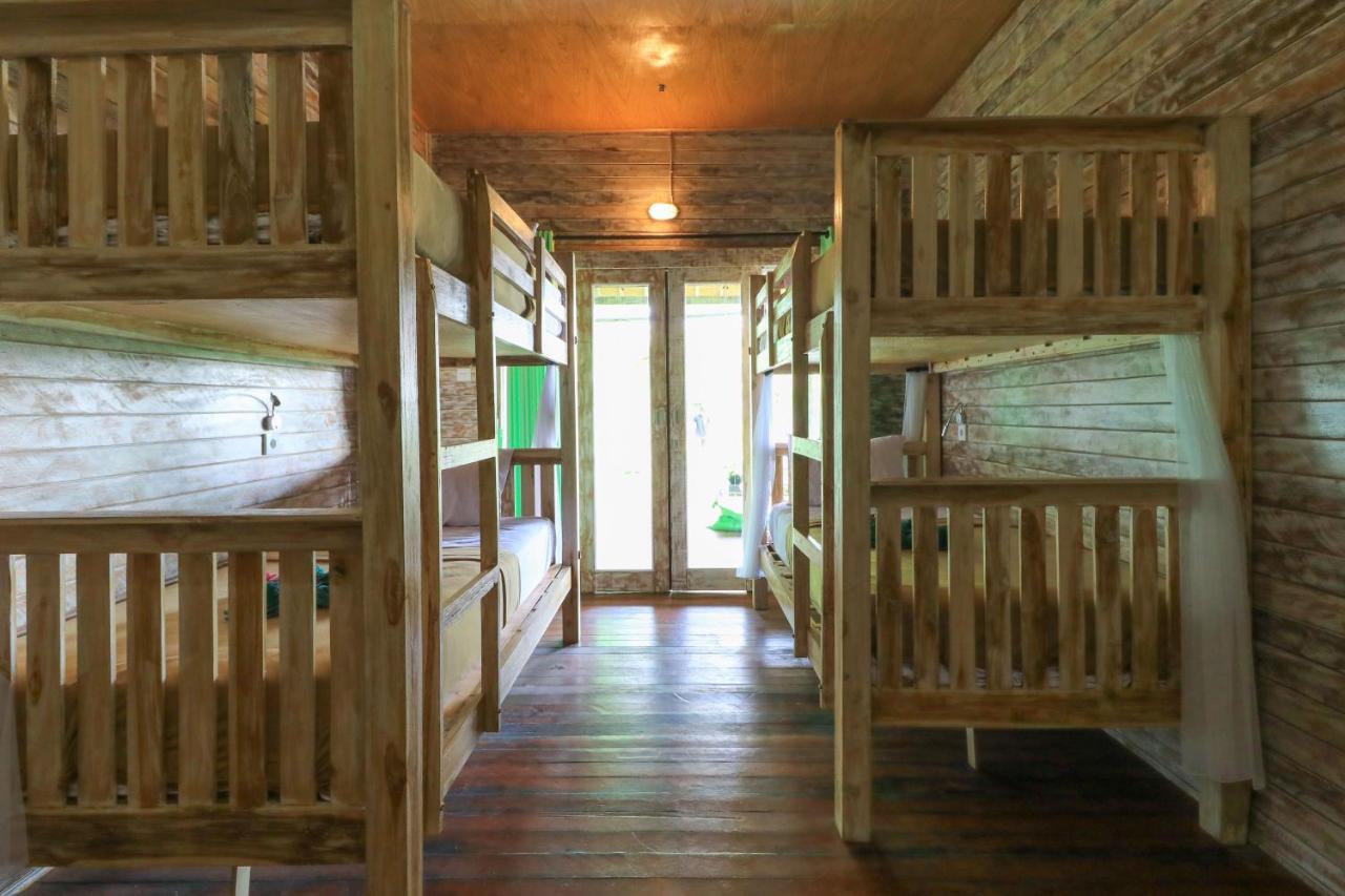 The Green Groves Hostel Nusa Lembongan  Exterior photo