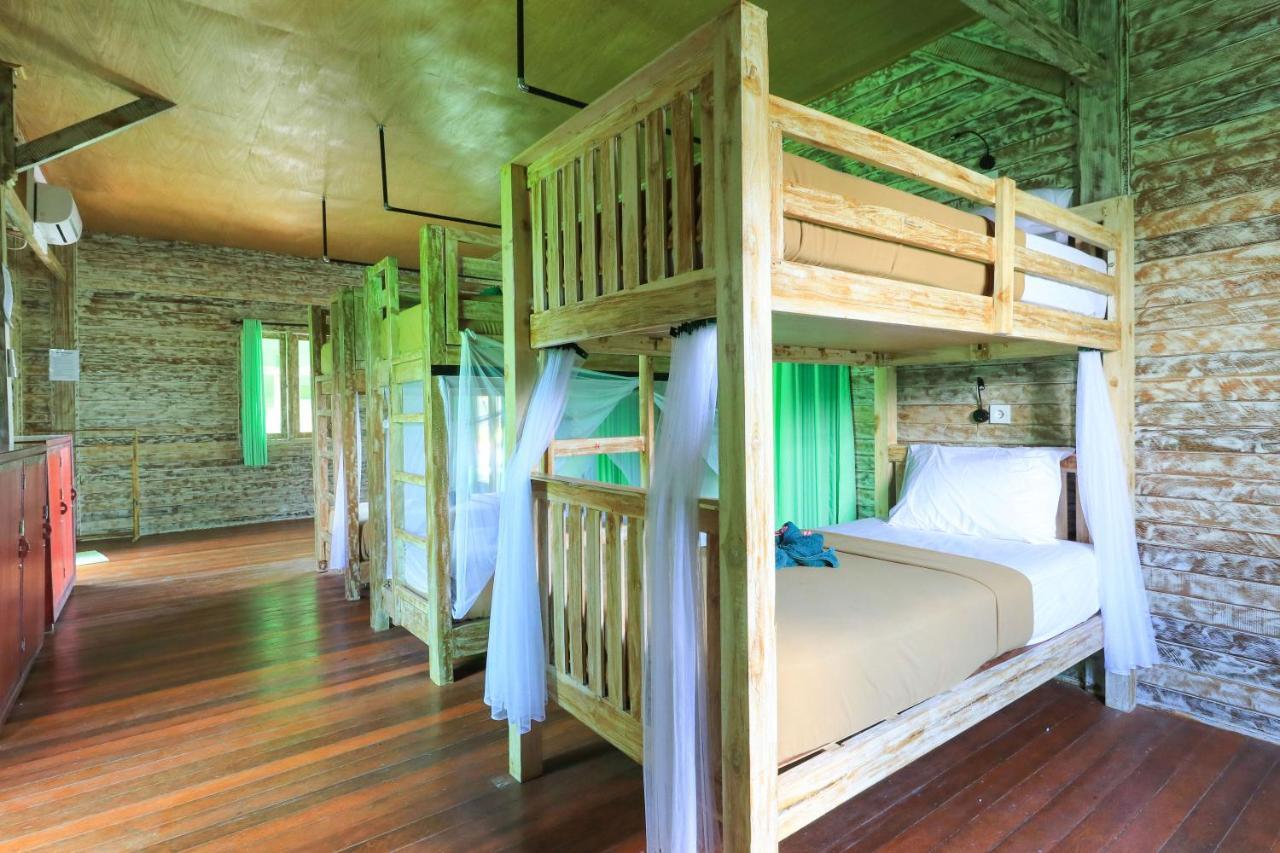 The Green Groves Hostel Nusa Lembongan  Exterior photo