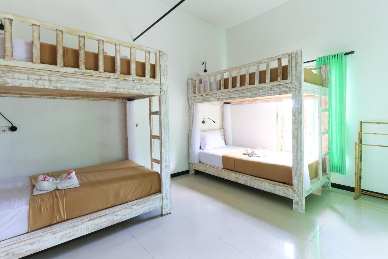 The Green Groves Hostel Nusa Lembongan  Exterior photo