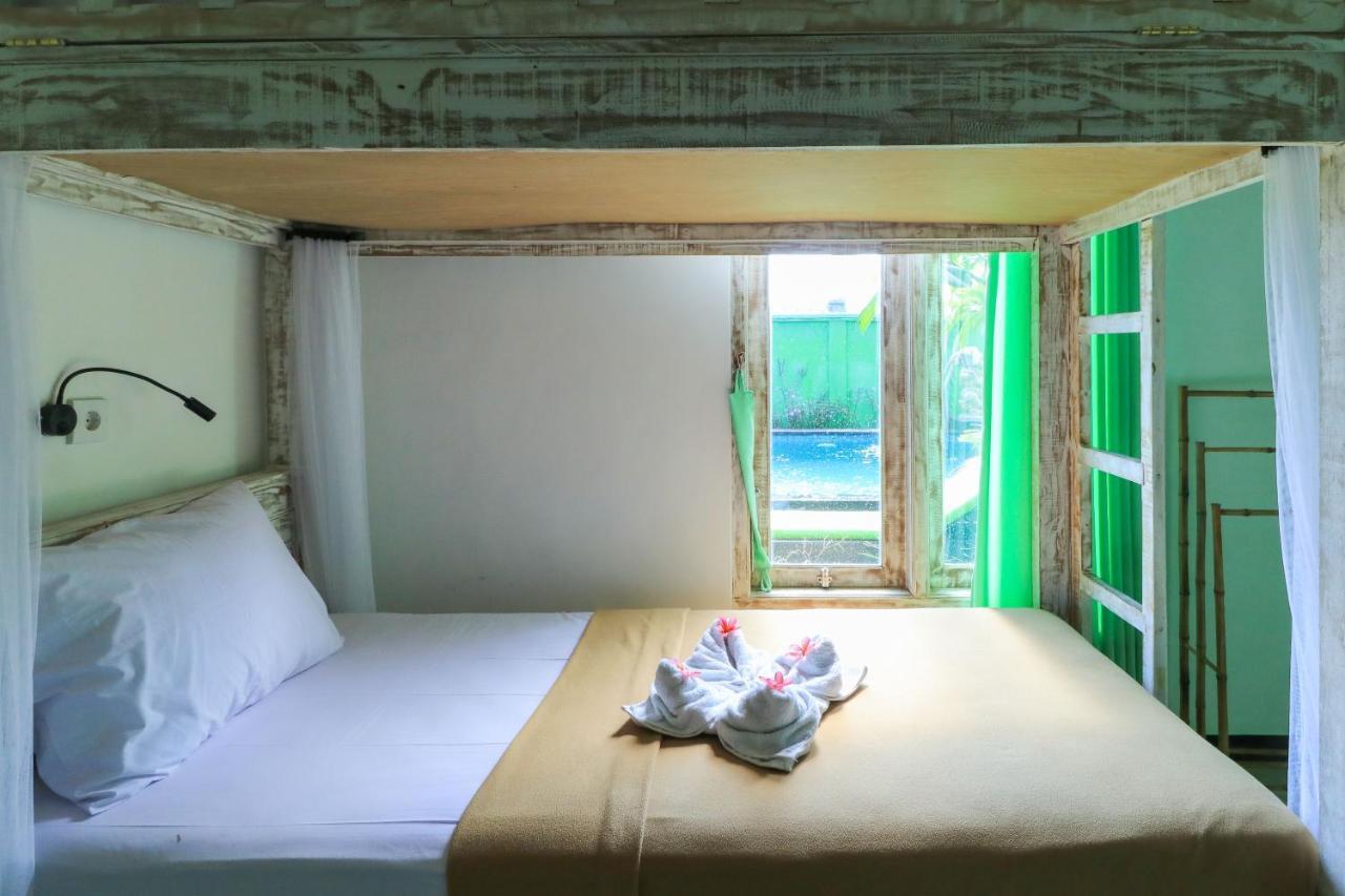 The Green Groves Hostel Nusa Lembongan  Exterior photo